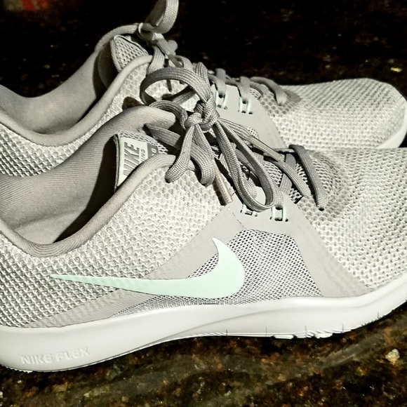 Nike Sneakers - Picture 6 of 7